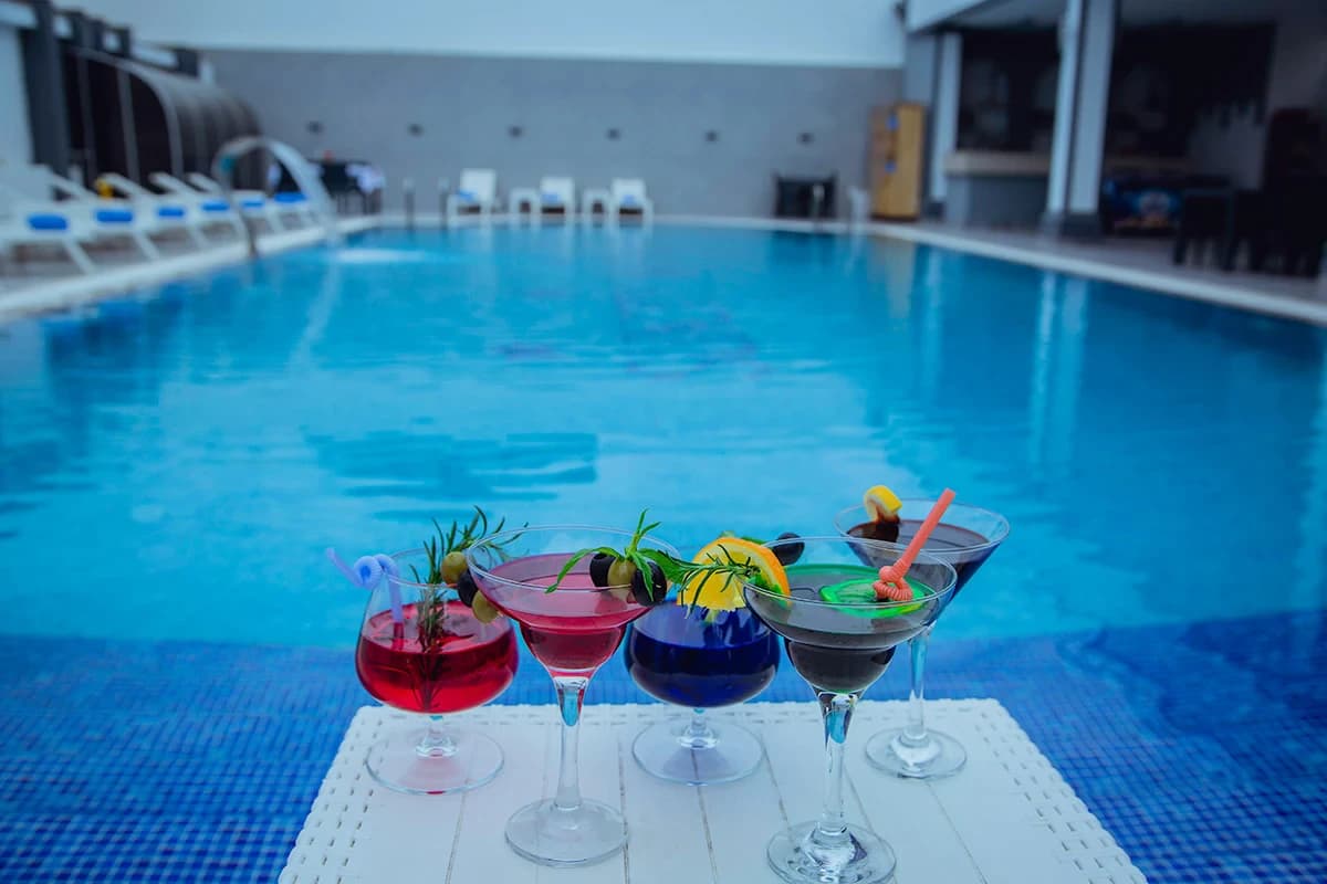 Pool Bar